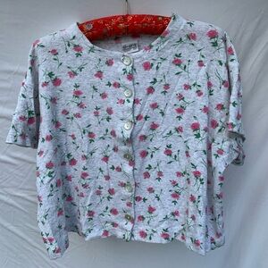 SOSTANZA retro cute button up gray sweater top with pink floral design.